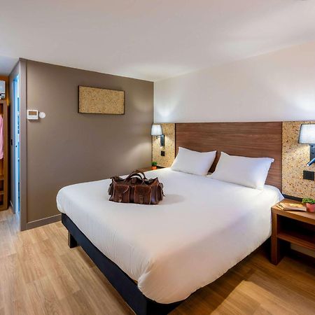 Greet Hotel Châtellerault Eksteriør bilde