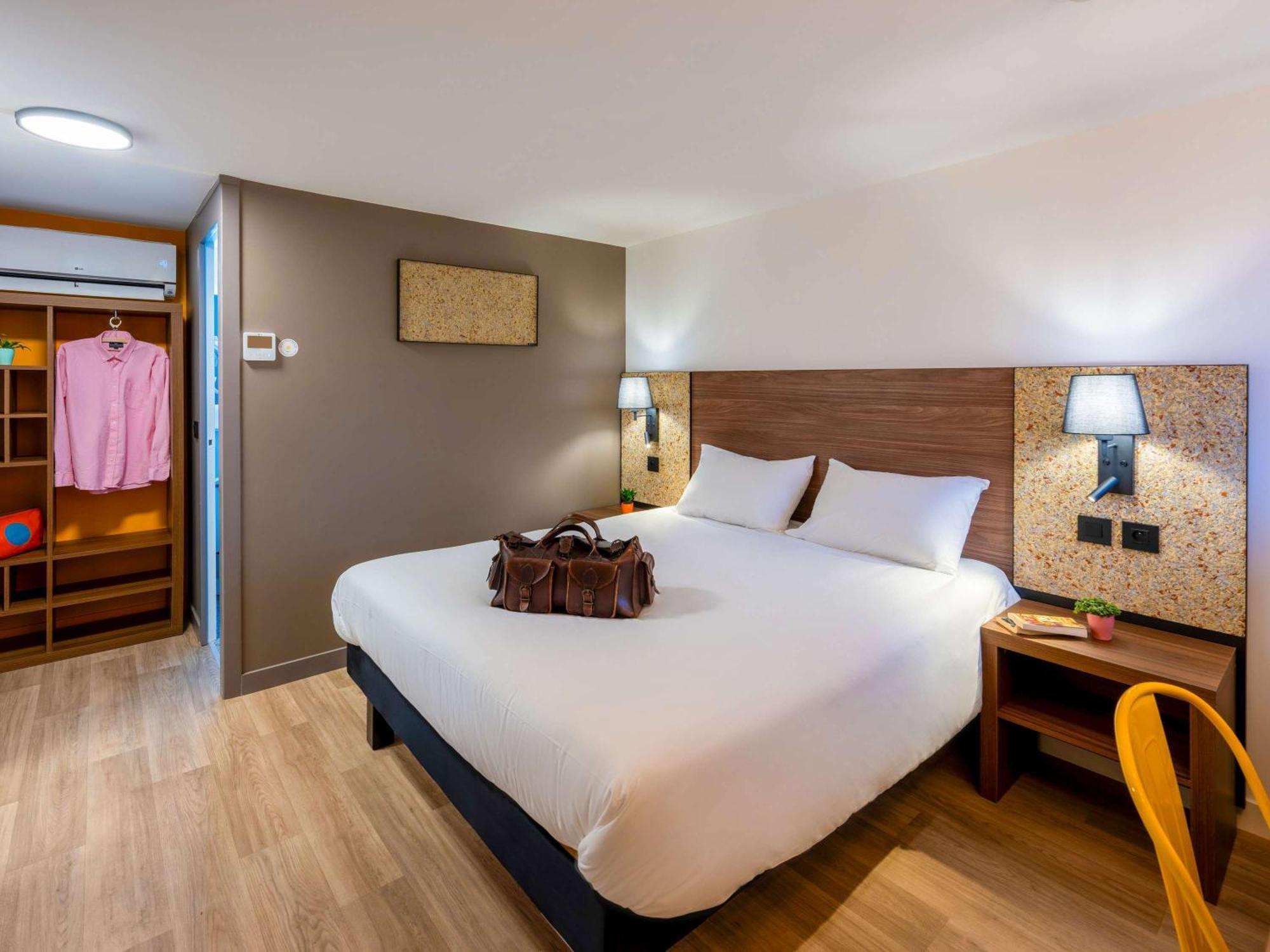 Greet Hotel Châtellerault Eksteriør bilde