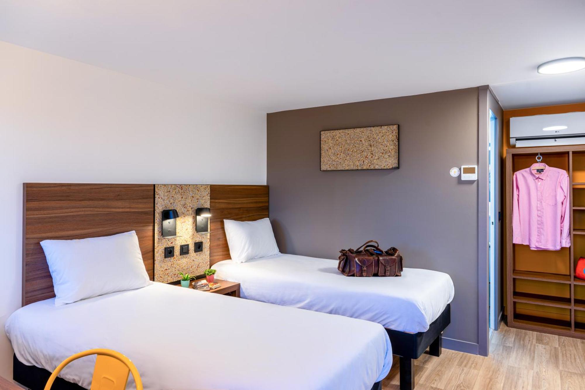 Greet Hotel Châtellerault Eksteriør bilde