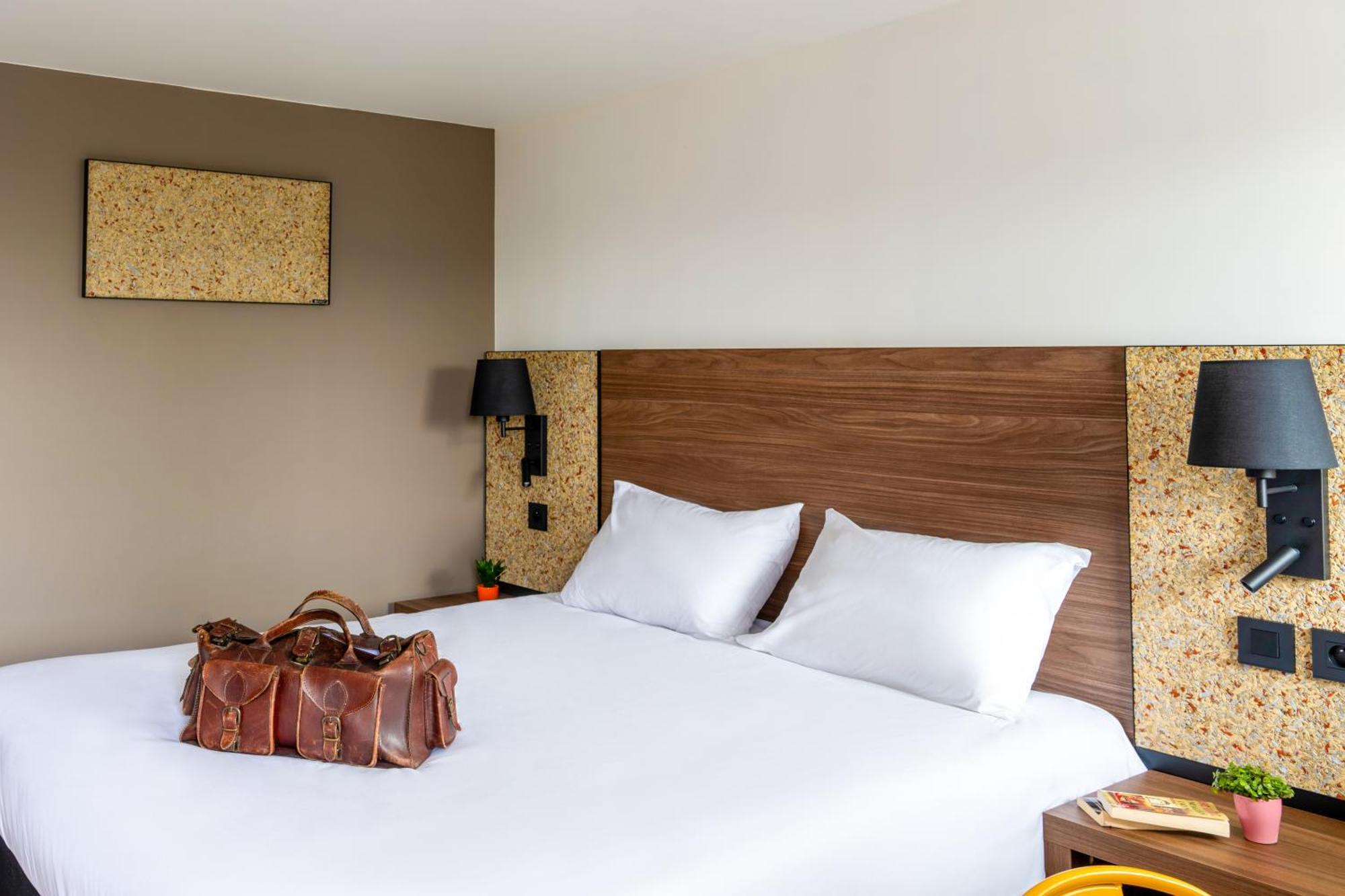 Greet Hotel Châtellerault Eksteriør bilde