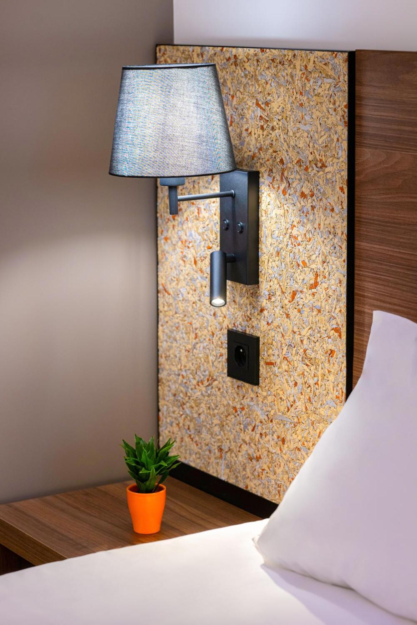 Greet Hotel Châtellerault Eksteriør bilde