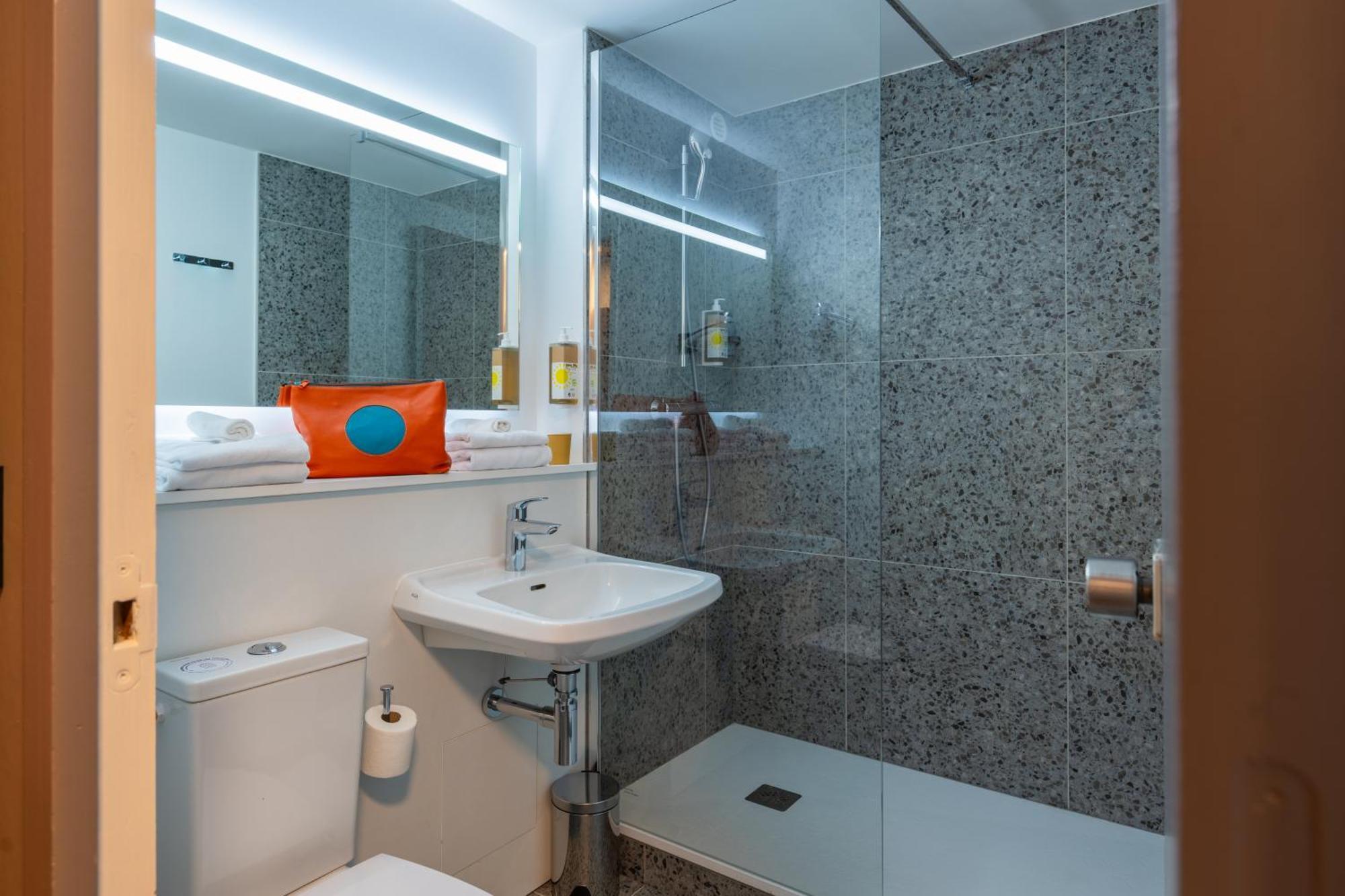 Greet Hotel Châtellerault Eksteriør bilde