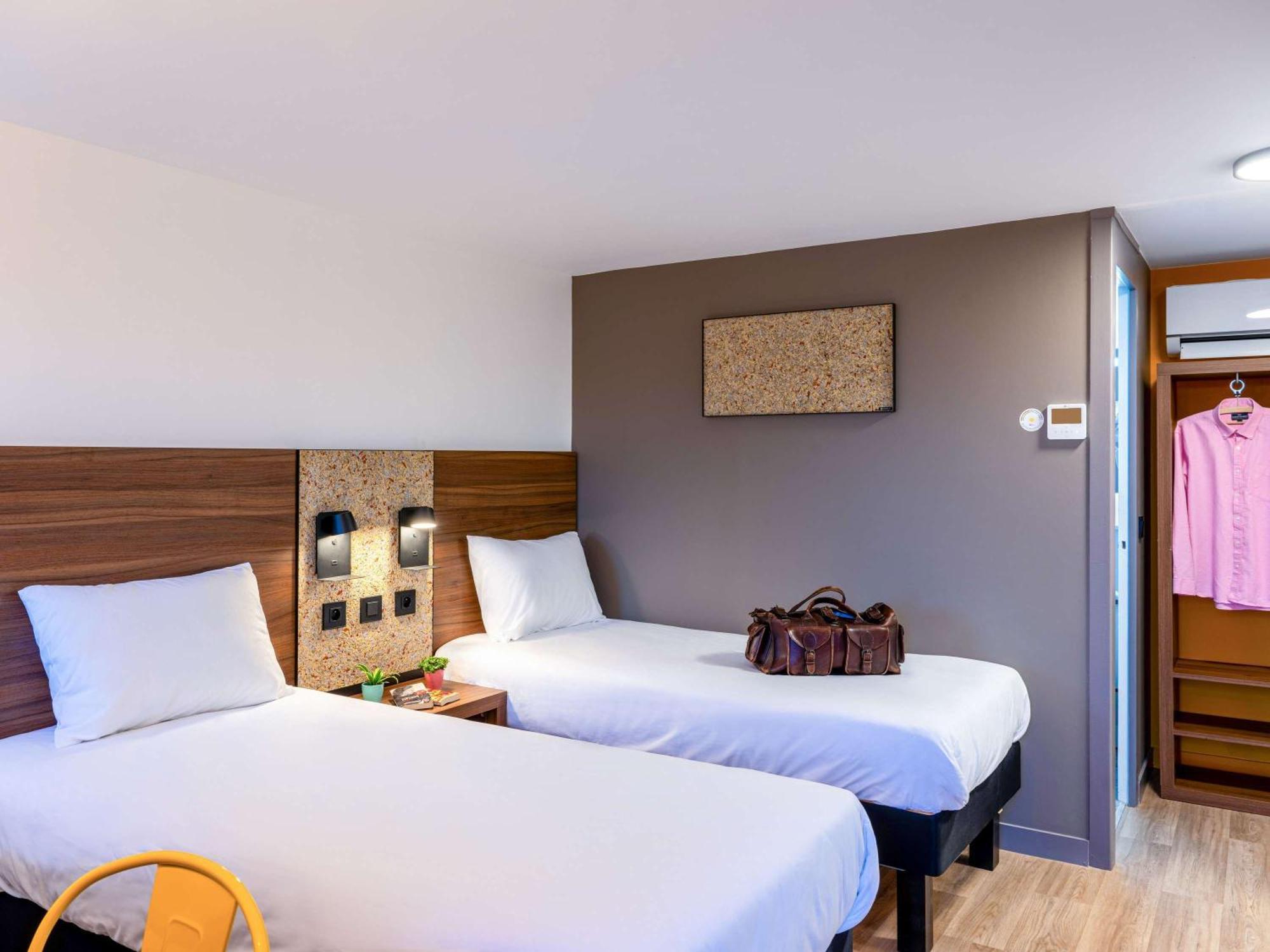 Greet Hotel Châtellerault Eksteriør bilde